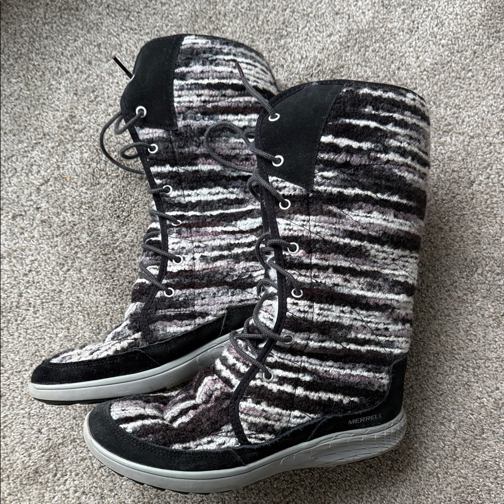 Merrell Women's Striped Black and Gray Winter Boots